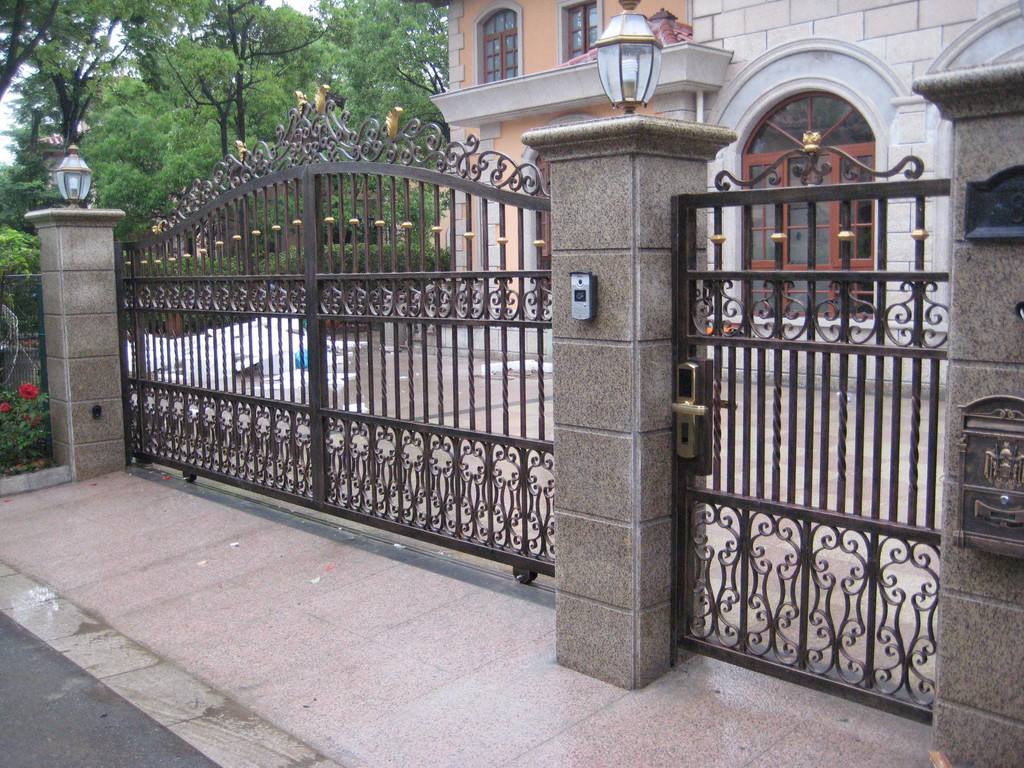 鐵藝大門(mén)廠家